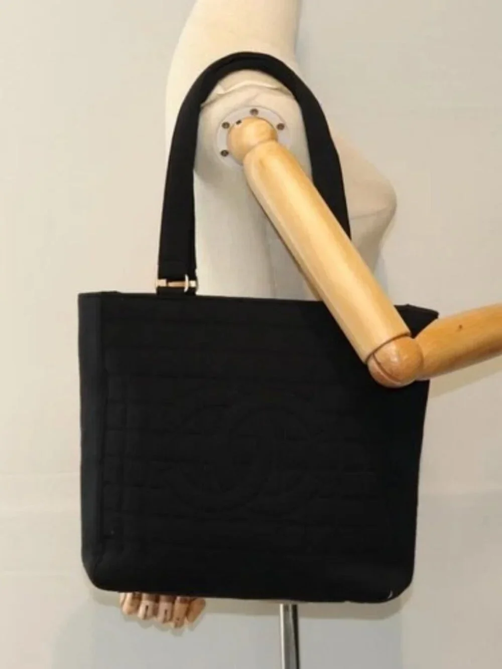 CHANEL brand	chanel color	black